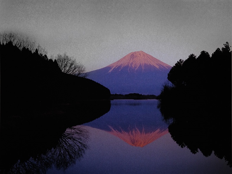 Following sunset (Tanuki-ko Lake) ©Mineko Orisaku