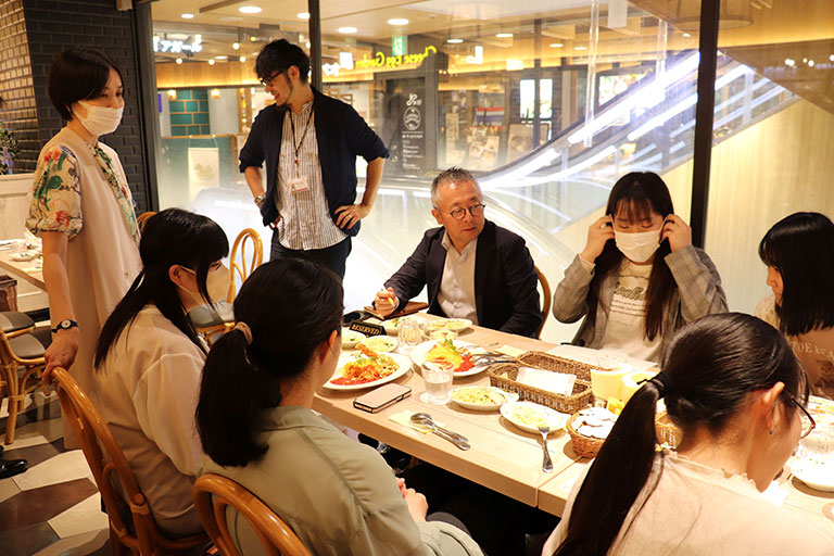 考案メニュー試食会の様子