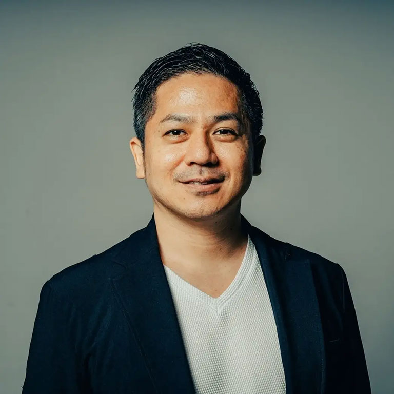 松石和俊 氏