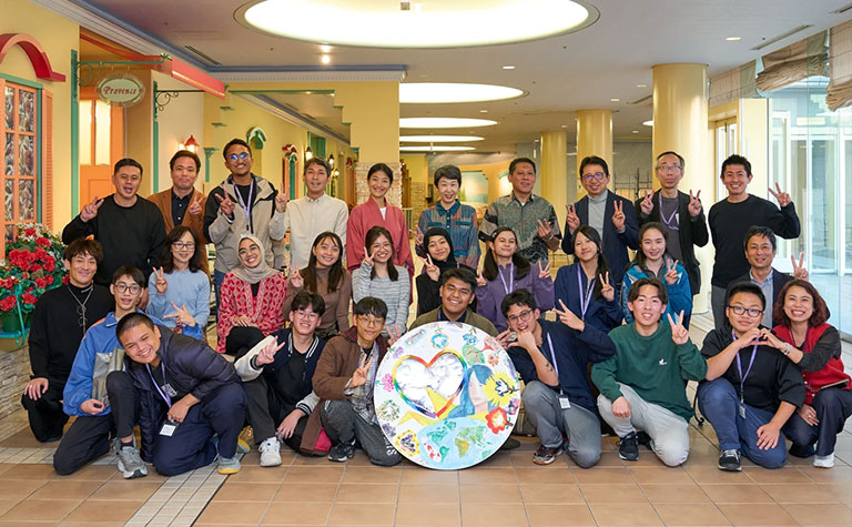 東南アジアと日本の高校生による平和アート