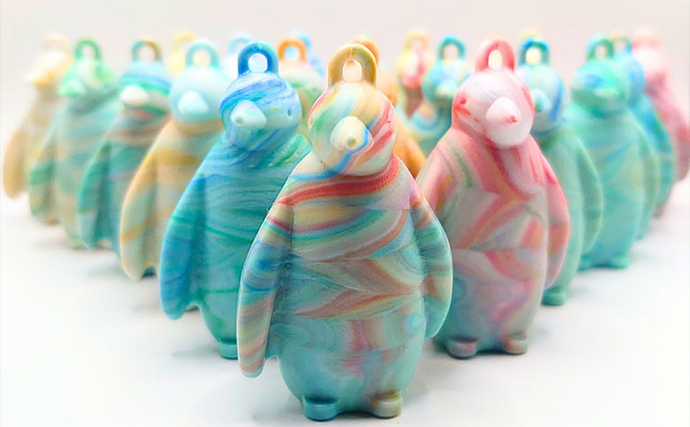 ペンギン型アップサイクルキーホルダー