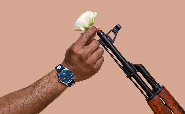 SDGs目標16「平和と公正をすべての人に」～【アイ・ネクストジーイー株式会社】TRIWAより違法銃器を溶かして固めた金属“Humanium Metal”から作られた腕時計の限定モデルが発売。～