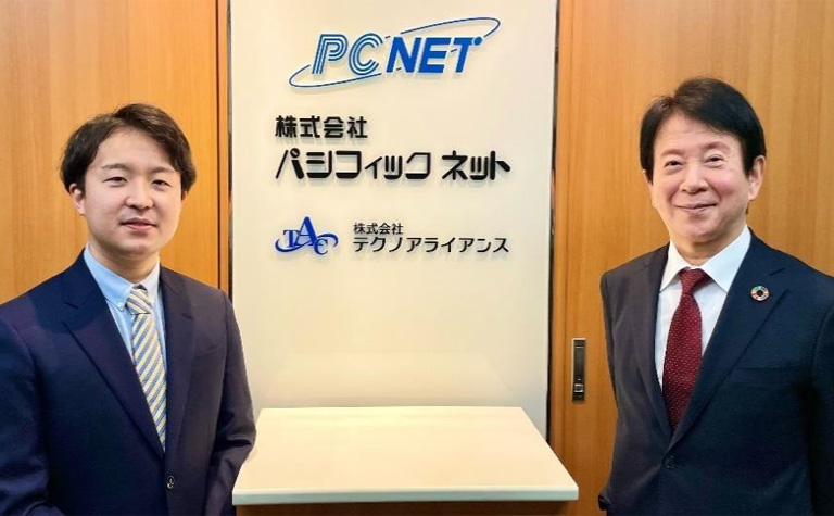 左：NPO法人CLACK理事長 平井氏、右：代表取締役社長 上田