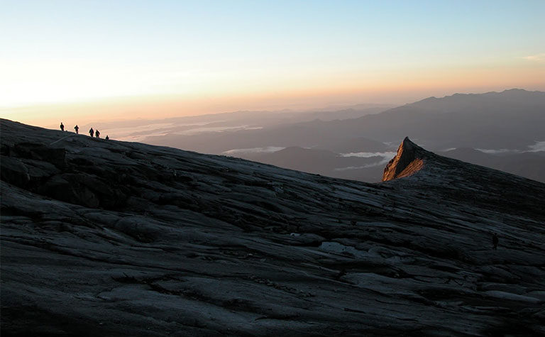 「キナバル山」登山